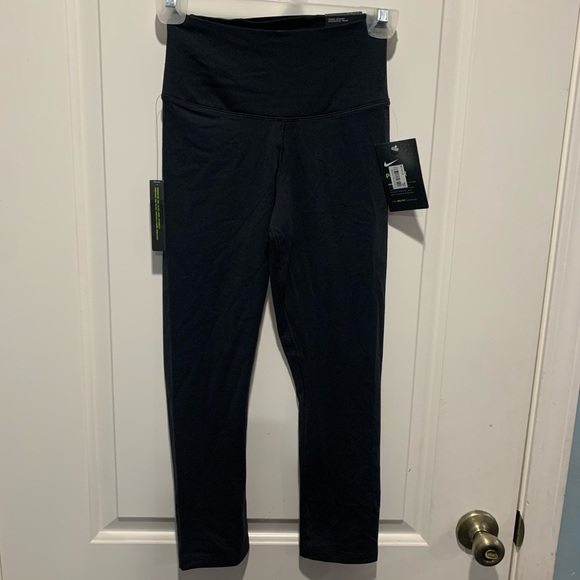 NWT Nike Sculpt Lux tight fit crop - Picture 1 of 5